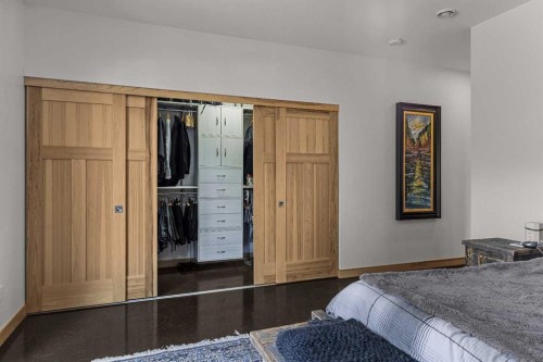 700 8 Avenue, Canmore, AB - Indoor Photo Showing Bedroom