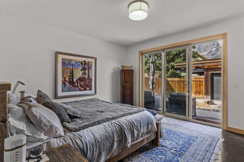 700 8 Avenue, Canmore, AB - Indoor Photo Showing Bedroom