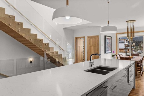 700 8 Avenue, Canmore, AB - Indoor Photo Showing Kitchen With Double Sink