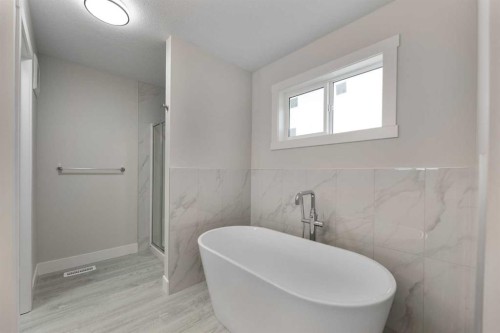 538 Ranch Green, Strathmore, AB - Indoor Photo Showing Bathroom