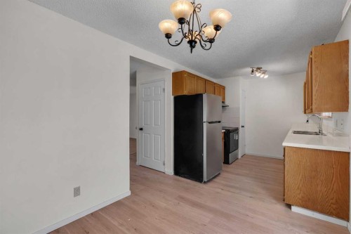 68 Templeson Crescent Ne, Calgary, AB - Indoor Photo Showing Kitchen