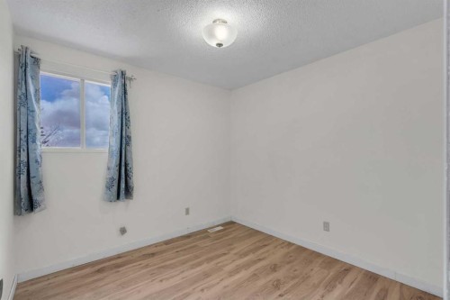 68 Templeson Crescent Ne, Calgary, AB - Indoor Photo Showing Other Room