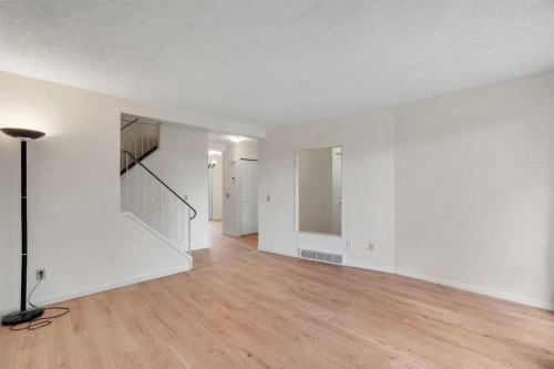 68 Templeson Crescent Ne, Calgary, AB - Indoor Photo Showing Other Room