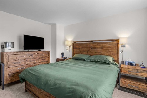 108 Glacier Drive, Banff, AB - Indoor Photo Showing Bedroom