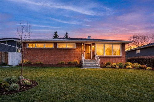 36 Malibou Road Sw, Calgary, AB - Outdoor