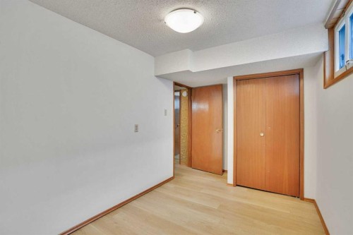 36 Malibou Road Sw, Calgary, AB - Indoor Photo Showing Other Room