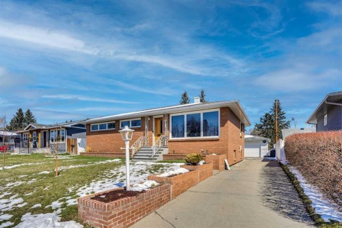 36 Malibou Road Sw, Calgary, AB - Outdoor