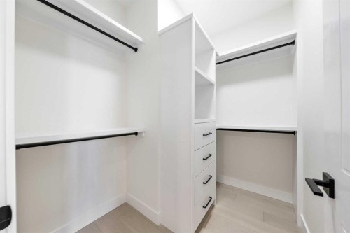 2433 23 Street Nw, Calgary, AB - Indoor With Storage