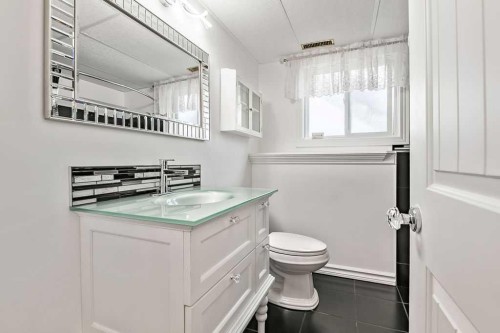 5 Stimson Road Sw, High River, AB - Indoor Photo Showing Bathroom