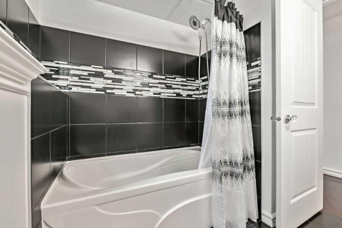 5 Stimson Road Sw, High River, AB - Indoor Photo Showing Bathroom