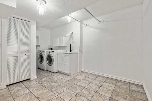 5 Stimson Road Sw, High River, AB - Indoor Photo Showing Laundry Room