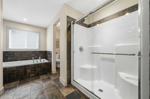 85 Mahogany Square Se, Calgary, AB - Indoor Photo Showing Bathroom