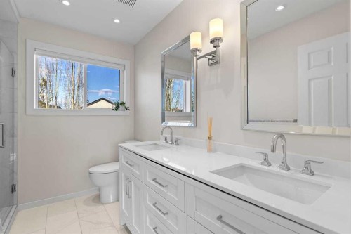 72 Crystalridge Crescent, Okotoks, AB - Indoor Photo Showing Bathroom