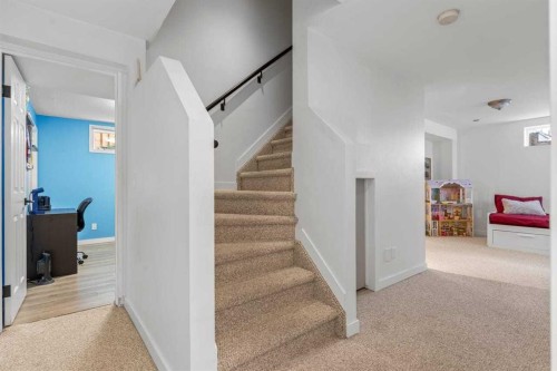 72 Crystalridge Crescent, Okotoks, AB - Indoor Photo Showing Other Room