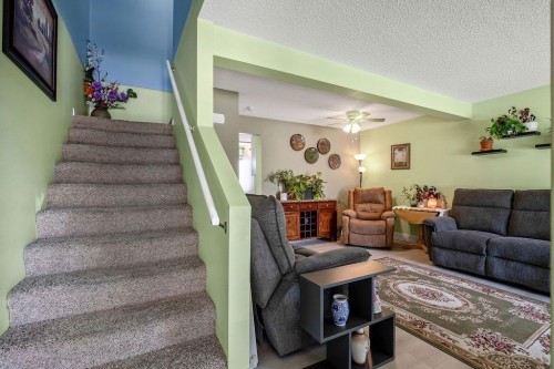 64 Erin Ridge Road Se, Calgary, AB - Indoor Photo Showing Other Room