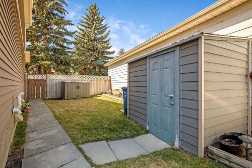 64 Erin Ridge Road Se, Calgary, AB - Outdoor With Exterior