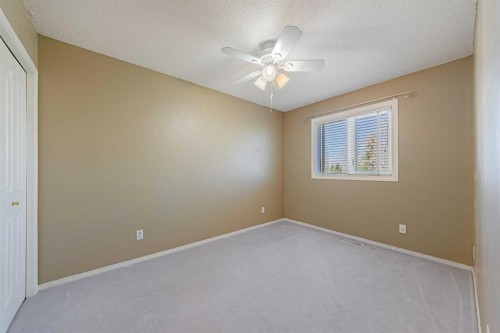 12 Hampstead Gardens Nw, Calgary, AB - Indoor Photo Showing Other Room