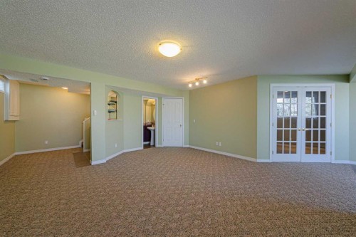 12 Hampstead Gardens Nw, Calgary, AB - Indoor Photo Showing Other Room