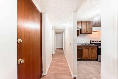 3341 Doverthorn Road Se, Calgary, AB - Indoor