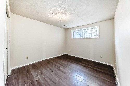 3341 Doverthorn Road Se, Calgary, AB - Indoor Photo Showing Other Room