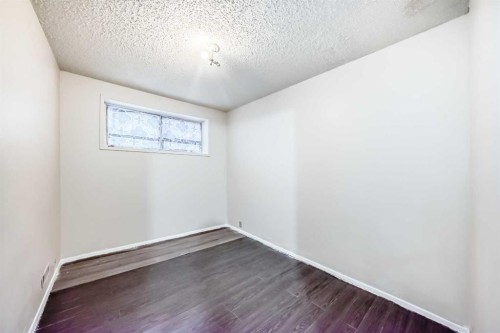 3341 Doverthorn Road Se, Calgary, AB - Indoor Photo Showing Other Room