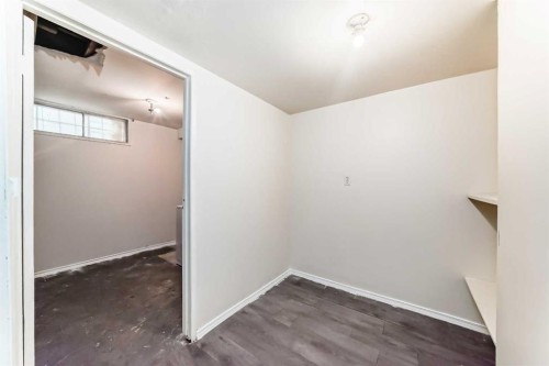3341 Doverthorn Road Se, Calgary, AB - Indoor Photo Showing Other Room
