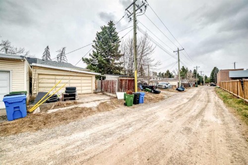 3341 Doverthorn Road Se, Calgary, AB - Outdoor