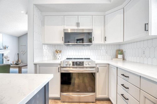 75 Copperfield Rise Se, Calgary, AB - Indoor Photo Showing Kitchen