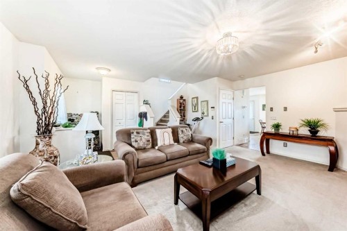 198 Copperfield Gardens Se, Calgary, AB - Indoor Photo Showing Living Room