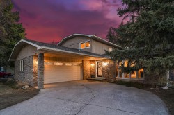 107 Pump Hill Place SW Calgary, AB T2V 4C6