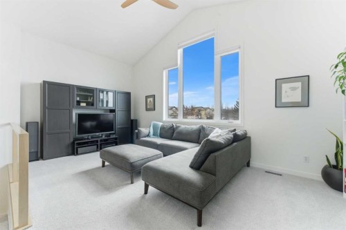 40 Tuscany Ridge Green Nw, Calgary, AB - Indoor Photo Showing Living Room