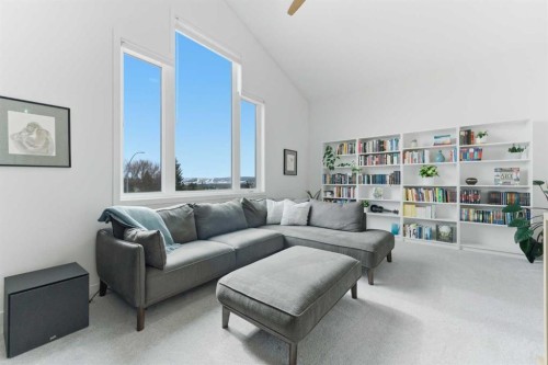 40 Tuscany Ridge Green Nw, Calgary, AB - Indoor Photo Showing Living Room