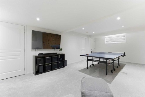 40 Tuscany Ridge Green Nw, Calgary, AB - Indoor Photo Showing Other Room