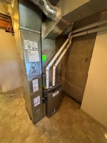 201 Holland Street Nw, Calgary, AB - Indoor Photo Showing Basement