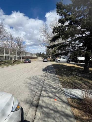 201 Holland Street Nw, Calgary, AB - Outdoor With View