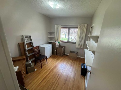 201 Holland Street Nw, Calgary, AB - Indoor Photo Showing Office