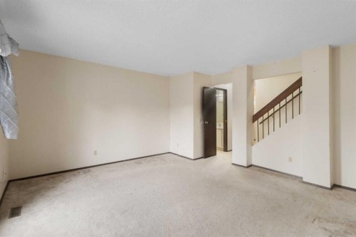 355 Georgian Villas, Calgary, AB - Indoor Photo Showing Other Room