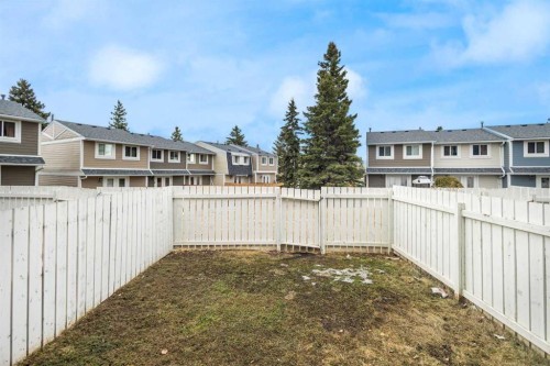 355 Georgian Villas, Calgary, AB - Outdoor