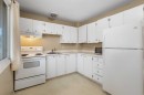 355 Georgian Villas, Calgary, AB  - Indoor Photo Showing Kitchen 