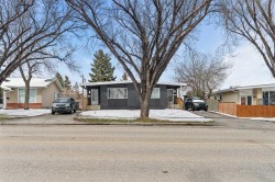 710 / 712 72 Avenue NW Calgary, AB T2K 0P4