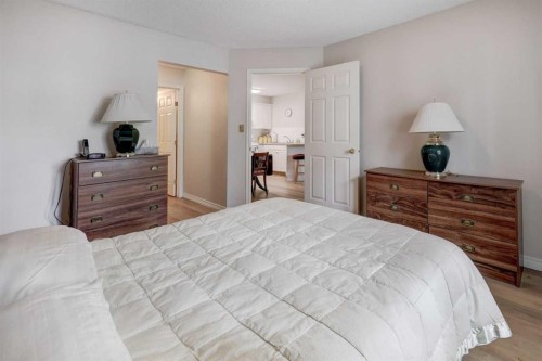 101-6800 Hunterview Drive Nw, Calgary, AB - Indoor Photo Showing Bedroom
