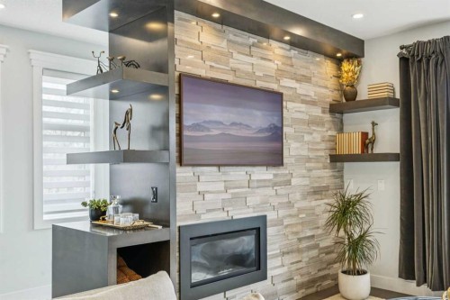 2826 40 Street Sw, Calgary, AB - Indoor With Fireplace