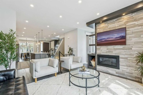 2826 40 Street Sw, Calgary, AB - Indoor Photo Showing Living Room With Fireplace