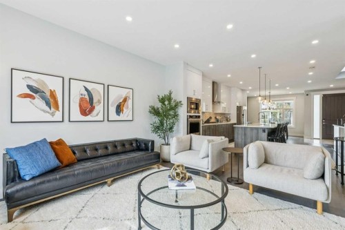 2826 40 Street Sw, Calgary, AB - Indoor Photo Showing Living Room