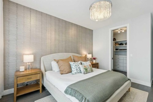 2826 40 Street Sw, Calgary, AB - Indoor Photo Showing Bedroom