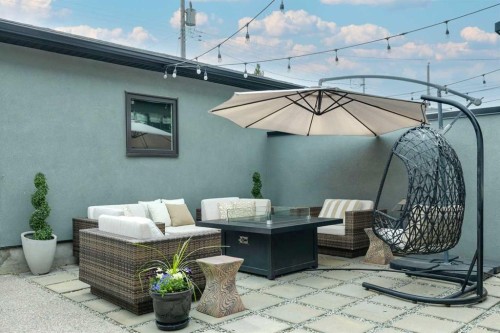 2826 40 Street Sw, Calgary, AB - Outdoor