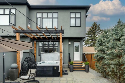 2826 40 Street Sw, Calgary, AB - Outdoor