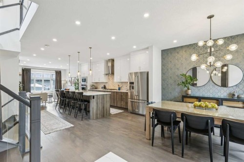 2826 40 Street Sw, Calgary, AB - Indoor Photo Showing Dining Room