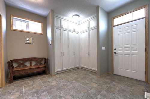 15 Rosery Drive Nw, Calgary, AB - Indoor Photo Showing Other Room