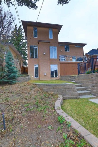 15 Rosery Drive Nw, Calgary, AB - Outdoor